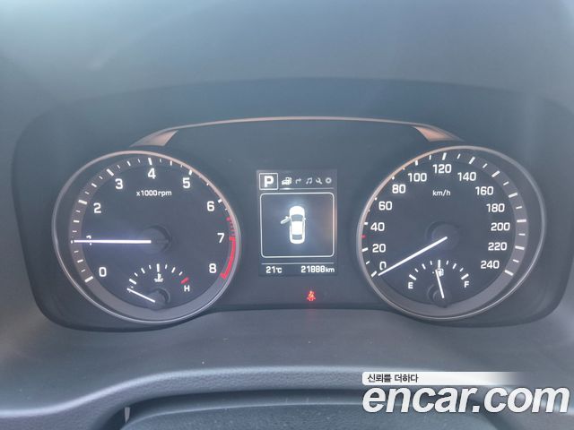 Hyundai AVANTE 2018 — photo 8