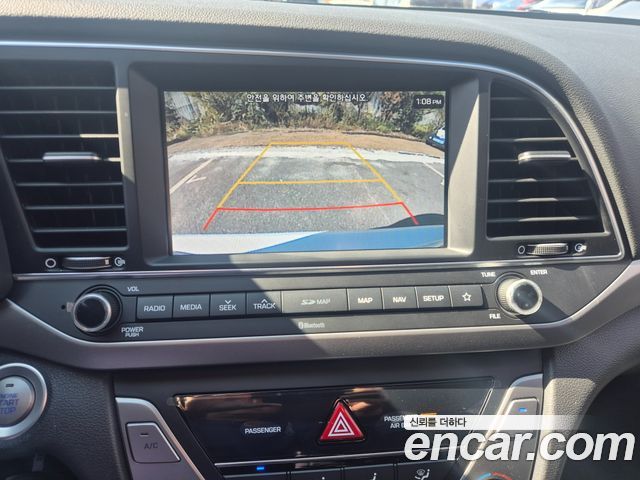 Hyundai AVANTE 2018 — photo 11