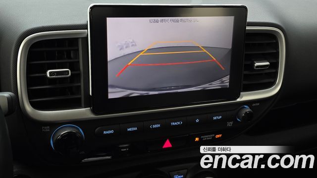 Hyundai Venue 2022 — photo 17