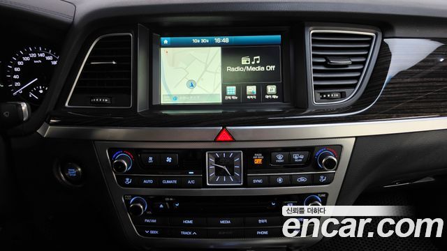 Genesis G80 2018 — photo 19