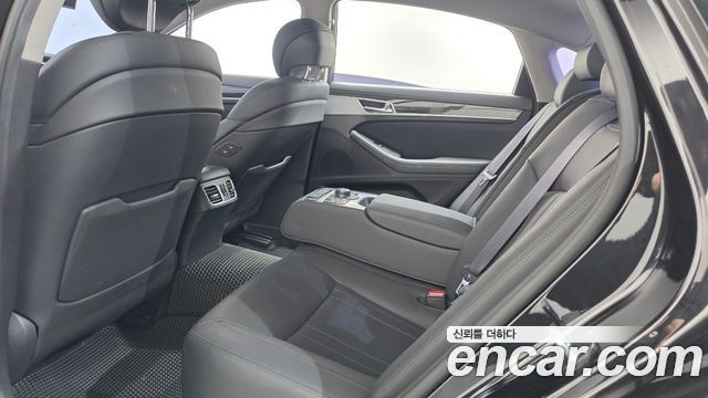 Genesis G80 2018 — photo 25
