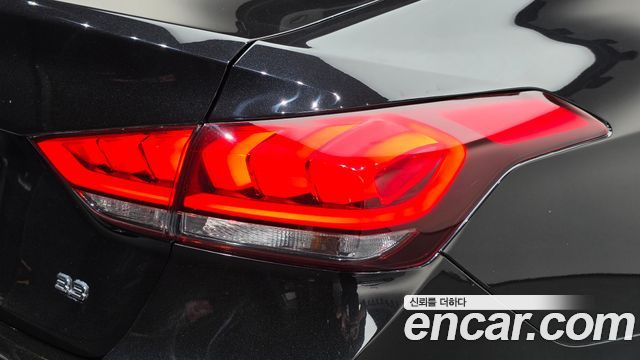 Genesis G80 2018 — photo 9