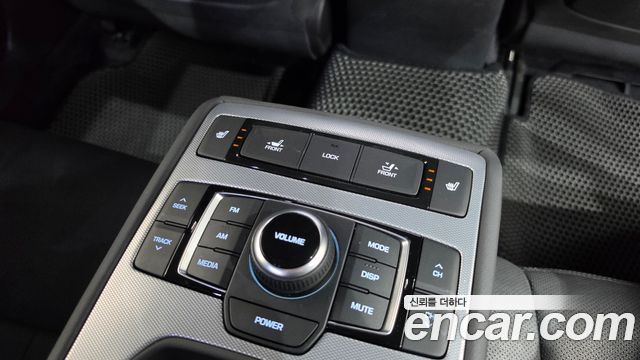Genesis G80 2018 — photo 31