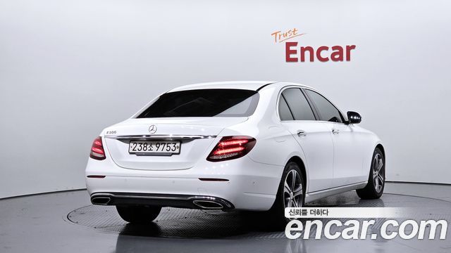 Mercedes-Benz E-Class 2019 — photo 2