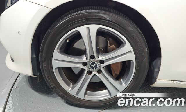 Mercedes-Benz E-Class 2019 — photo 5