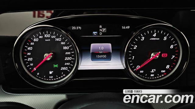 Mercedes-Benz E-Class 2019 — photo 11