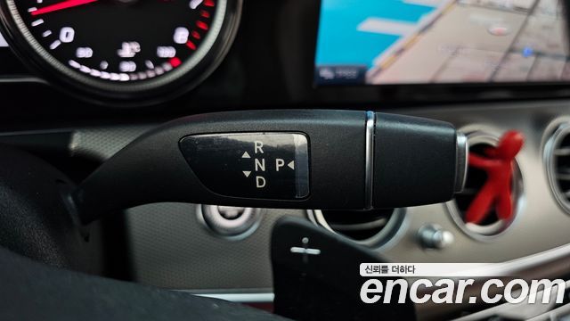 Mercedes-Benz E-Class 2019 — photo 12