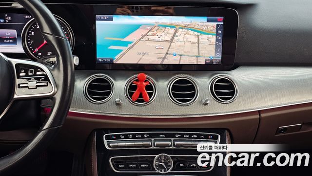 Mercedes-Benz E-Class 2019 — photo 20
