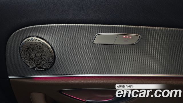 Mercedes-Benz E-Class 2019 — photo 23