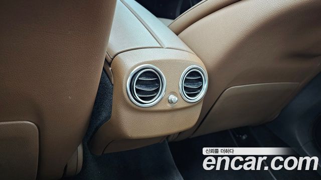 Mercedes-Benz E-Class 2019 — photo 24