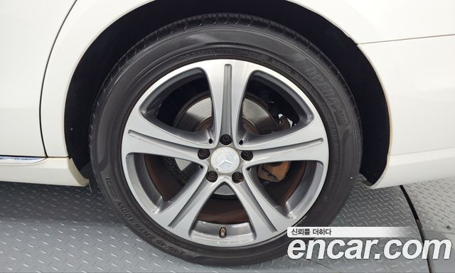 Mercedes-Benz E-Class 2019 — photo 7