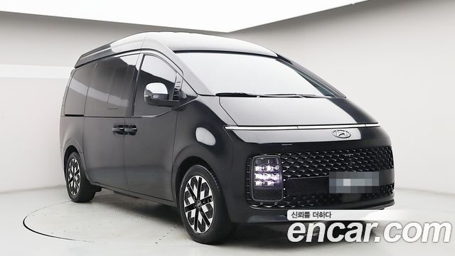 Hyundai Staria 2023 — photo 3