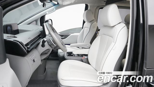 Hyundai Staria 2023 — photo 7