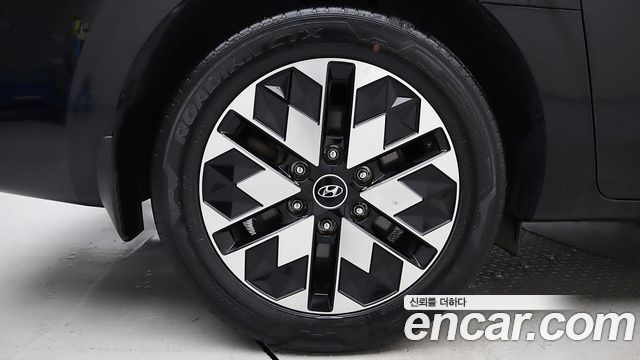 Hyundai Staria 2023 — photo 18