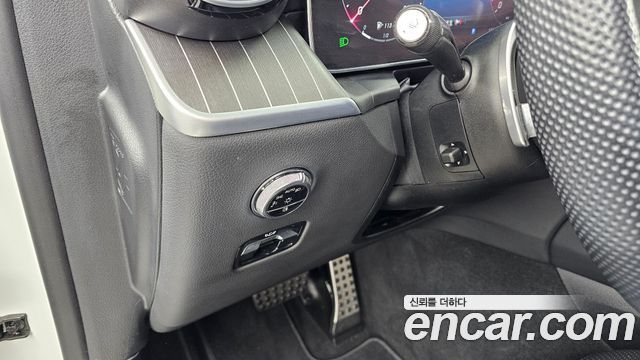 Mercedes-Benz GLC-Class 2024 — photo 29