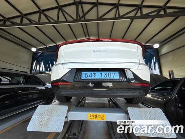 Kia EV6 2023 — photo 2