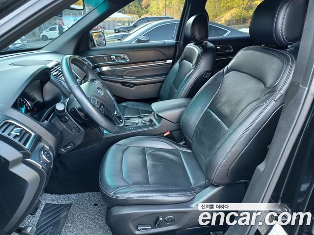 Ford Explorer 2017 — photo 8