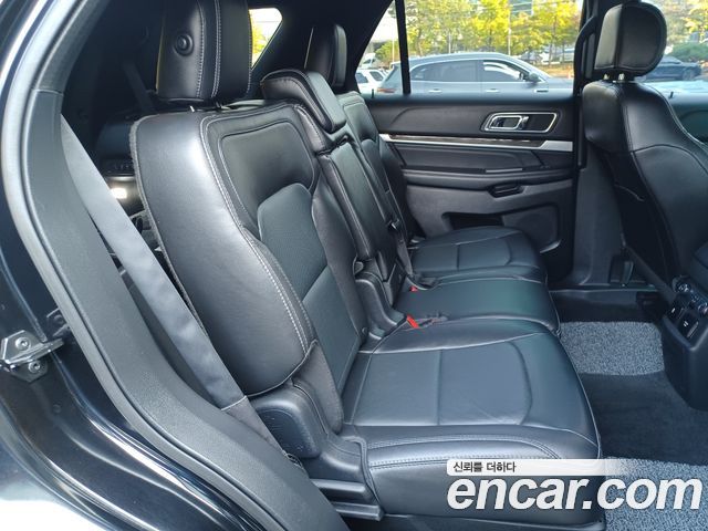 Ford Explorer 2017 — photo 12