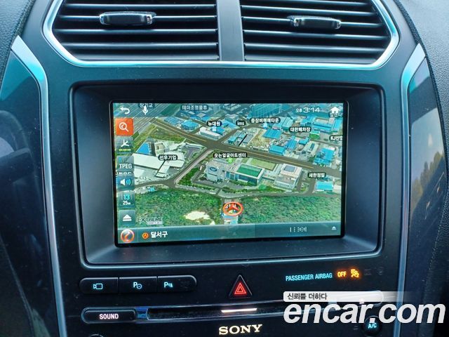Ford Explorer 2017 — photo 13