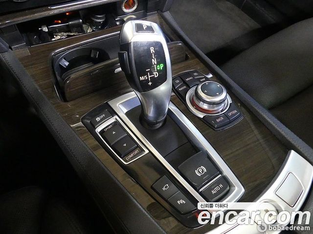 BMW 7-Series 2009 — photo 9