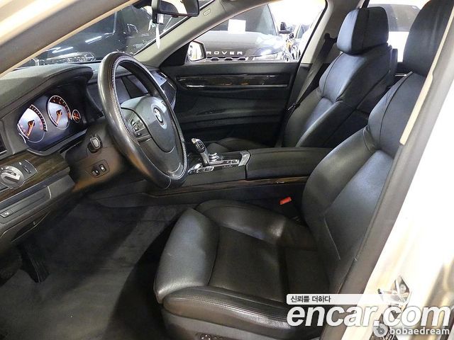 BMW 7-Series 2009 — photo 10