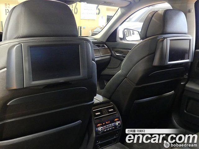 BMW 7-Series 2009 — photo 14