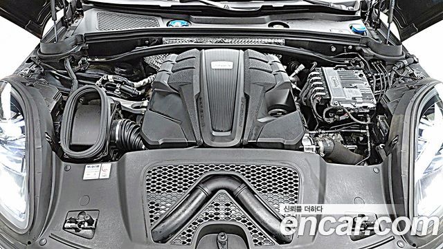 Porsche Macan 2024 — photo 3