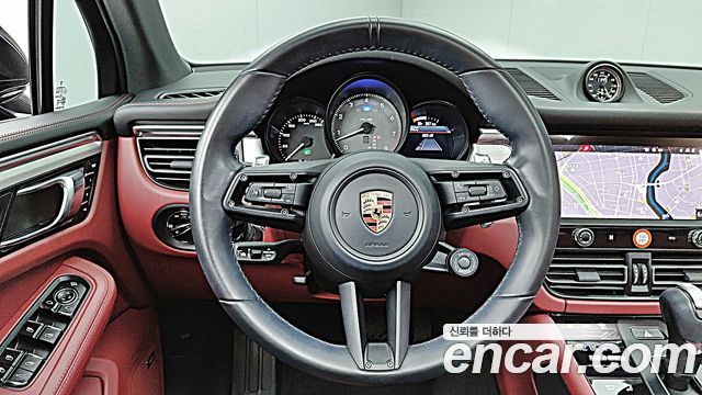 Porsche Macan 2024 — photo 14