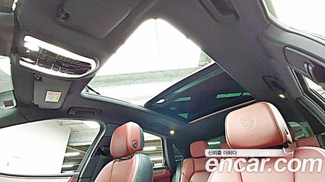 Porsche Macan 2024 — photo 16