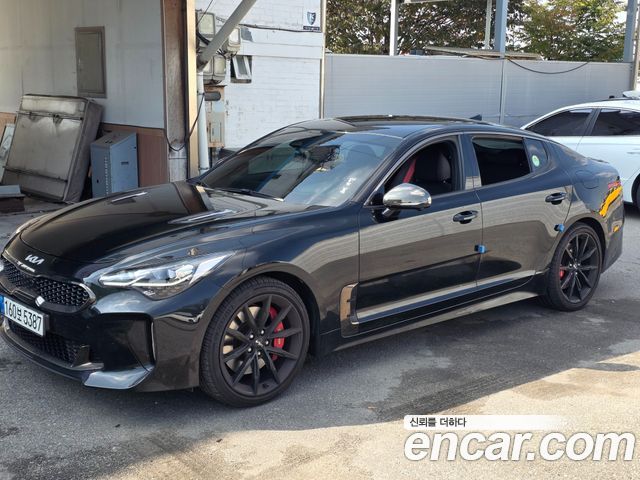 Kia Stinger 2023 — photo 2