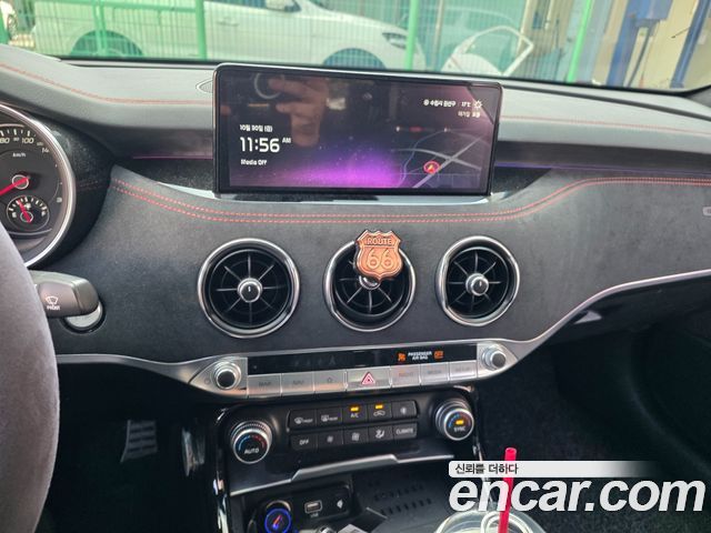 Kia Stinger 2023 — photo 7