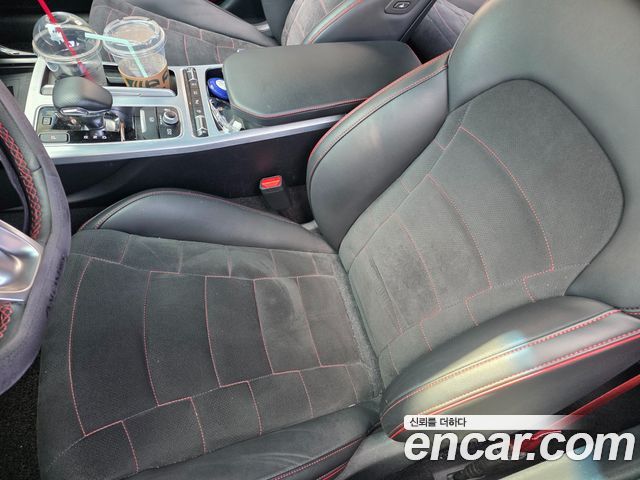 Kia Stinger 2023 — photo 12