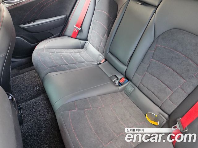 Kia Stinger 2023 — photo 13