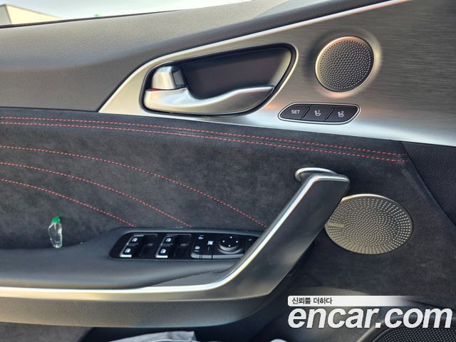 Kia Stinger 2023 — photo 15