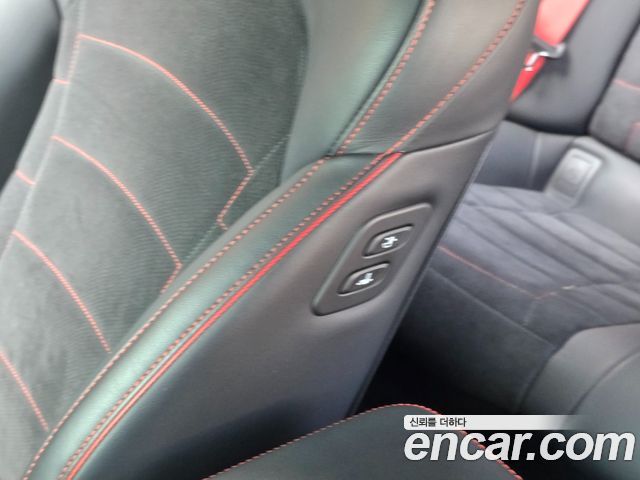 Kia Stinger 2023 — photo 18