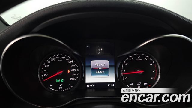 Mercedes-Benz GLC-Class 2019 — photo 11