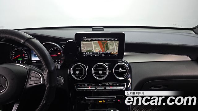 Mercedes-Benz GLC-Class 2019 — photo 20