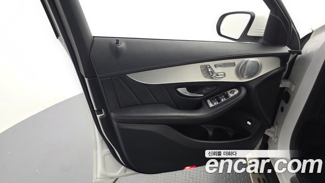 Mercedes-Benz GLC-Class 2019 — photo 14
