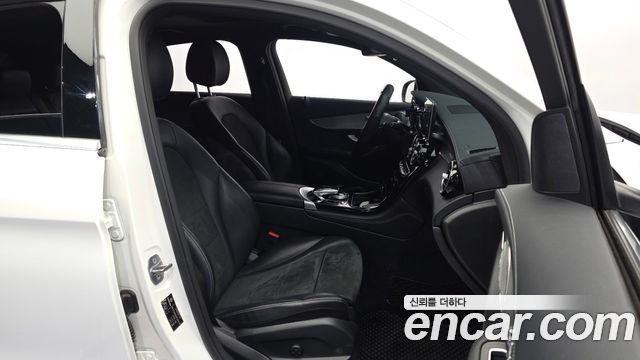Mercedes-Benz GLC-Class 2019 — photo 16