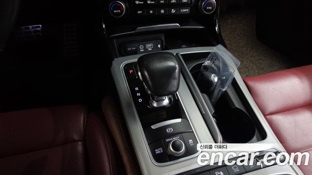 Kia Stinger 2018 — photo 9