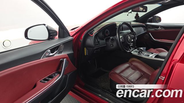 Kia Stinger 2018 — photo 10
