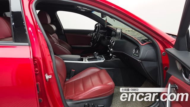 Kia Stinger 2018 — photo 11