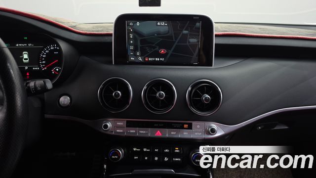 Kia Stinger 2018 — photo 14