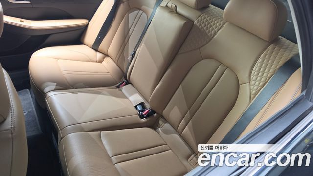 Hyundai Sonata 2022 — photo 32