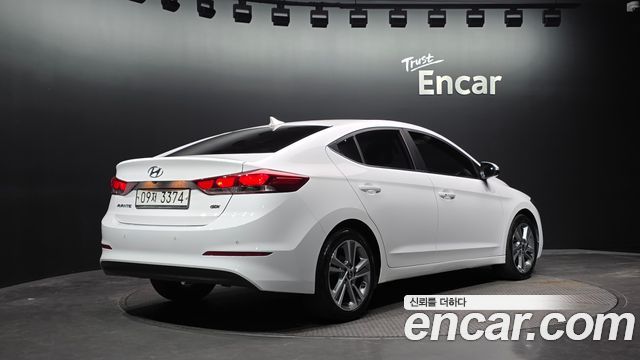 Hyundai AVANTE 2017 — photo 2