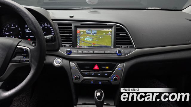 Hyundai AVANTE 2017 — photo 20