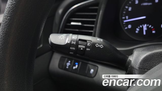 Hyundai AVANTE 2017 — photo 29