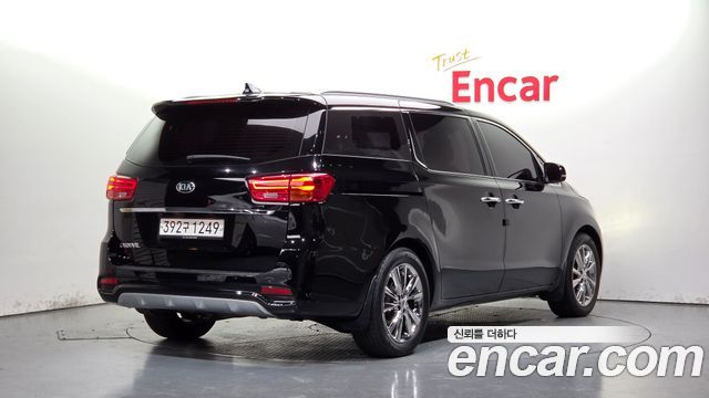 Kia Canival 2020 — photo 2