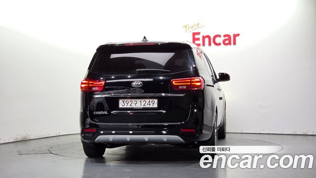 Kia Canival 2020 — photo 4