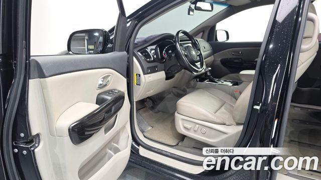 Kia Canival 2020 — photo 13